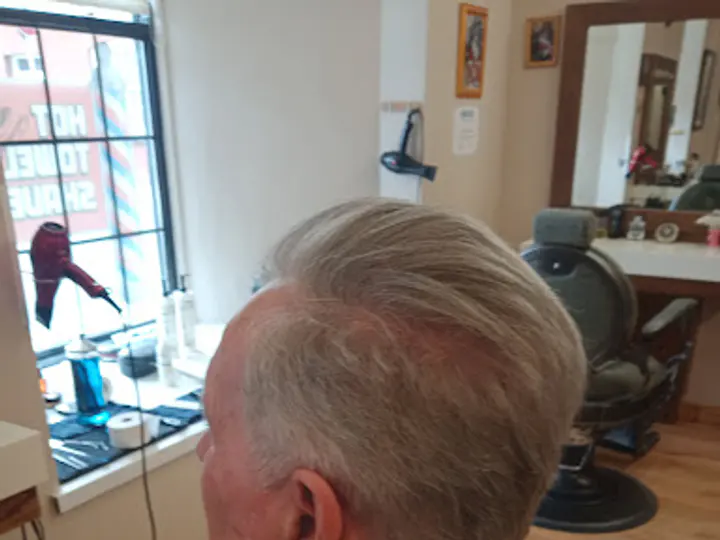 Axel Barber Shop in Roscommon