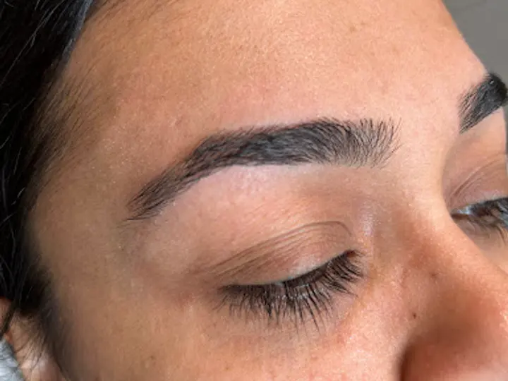 Binni. Threading Specialist of Malahide. in Malahide