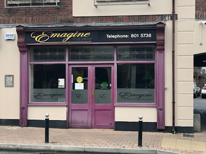 Emagine Hair Group in Hartstown