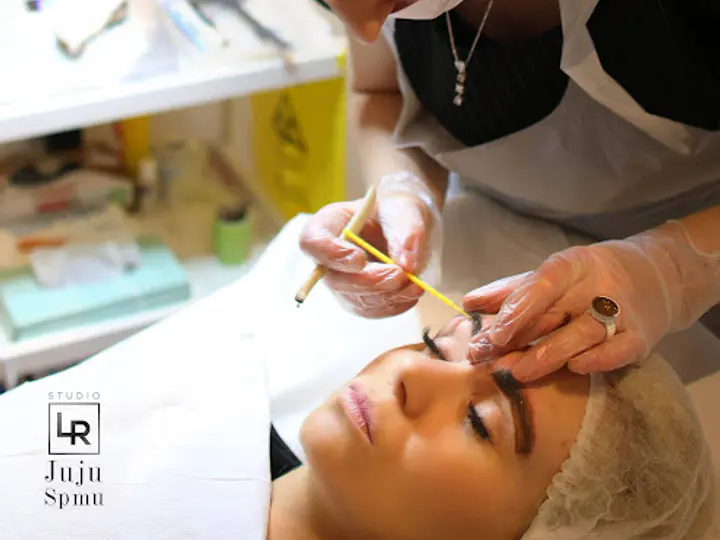 Julie Davis Permanent Makeup in Newtown Mount Kennedy