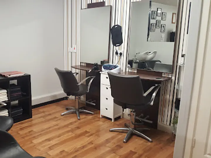 Kinnegad Barbers and Hairdressers in Kinnegad