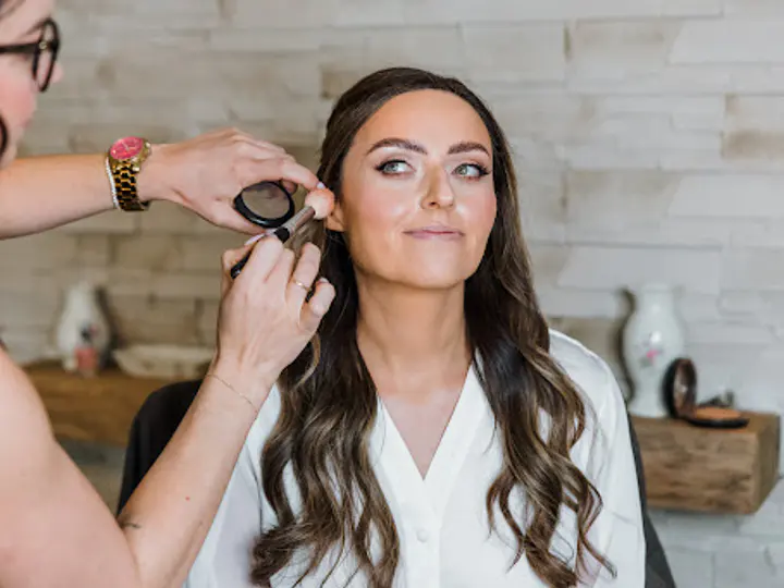 Leah Mas Makeup in Naas