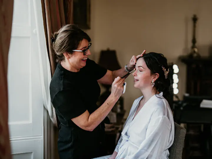 Linda Tubridy Bridal Makeup Artist in Derragh