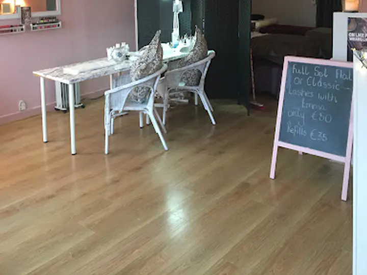 Lola Lash Bar & Beauty in Rathnew