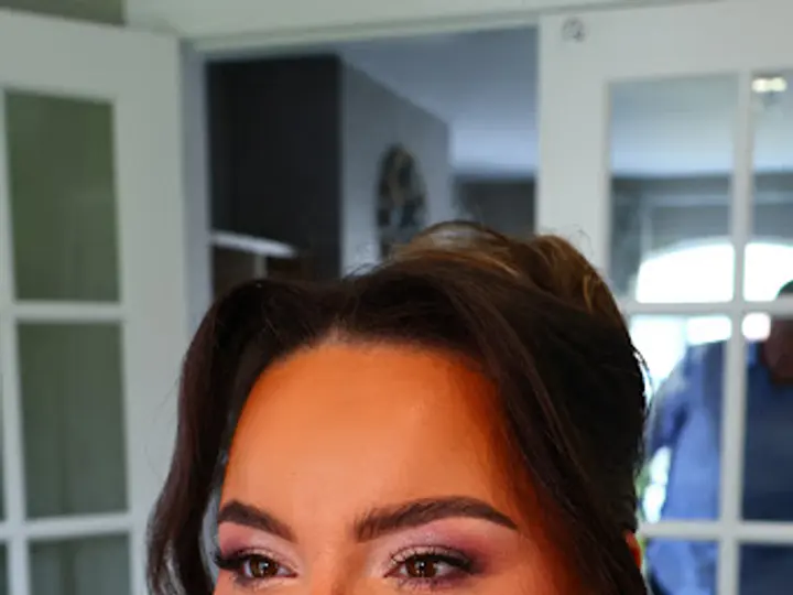 Moe Delaney Makeup Artist & Educator in Craigavon