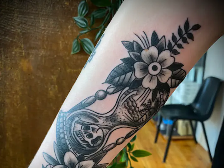Zombie Dollz Tattoo Parlour in Donegal